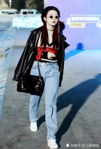 孟美岐光有一张好看的脸蛋,却在穿衣输的一塌糊涂,这造型难欣赏