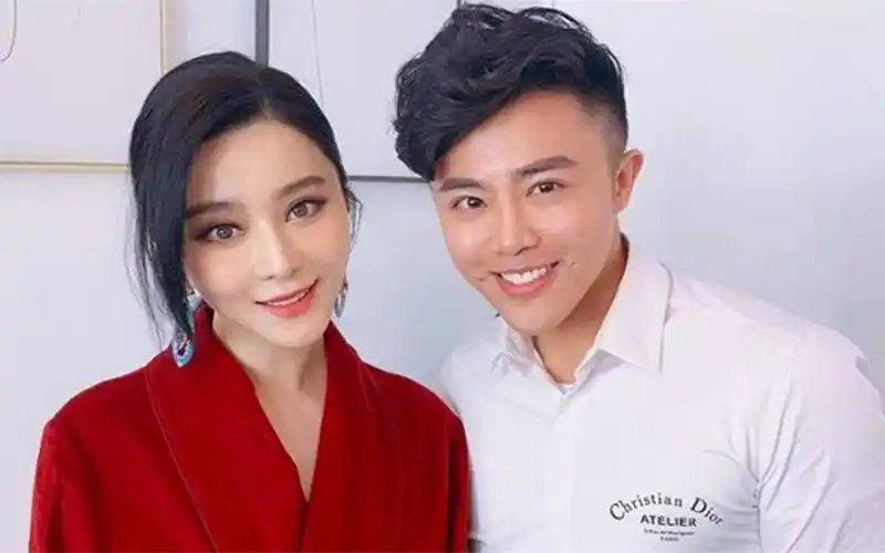 范冰冰与男友人合照,妆容精致笑容甜美,却被粉丝吐槽像女鬼