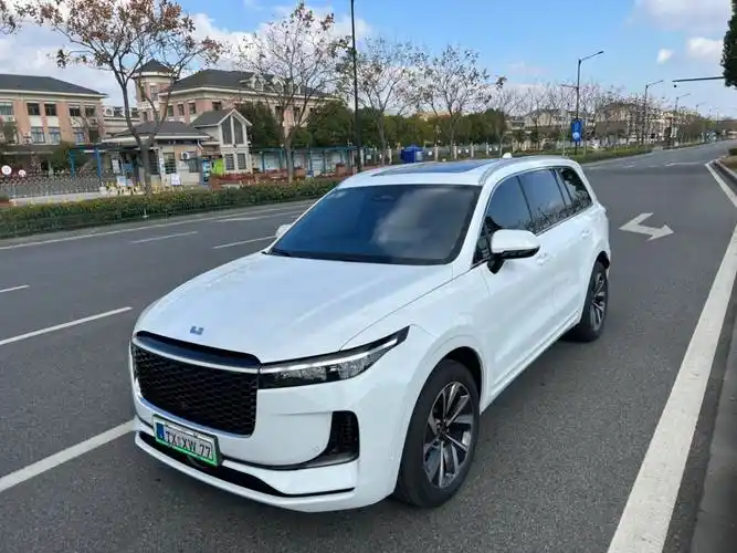 嘉兴2021年07月理想理想one2021款增程6座版白色自动档