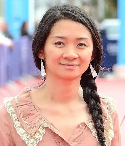 瞒了23年的宋丹丹女儿比巴图优秀好几倍如今已是华人骄傲