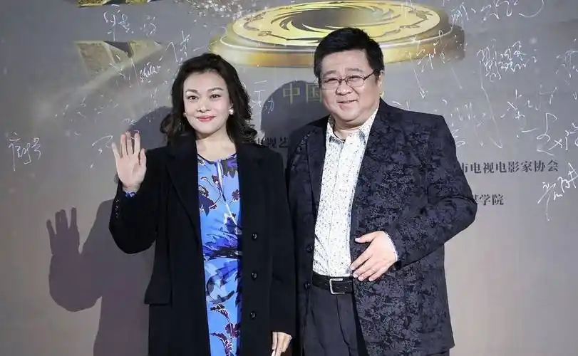 "狄仁杰梁"冠华:因胖而自卑,没有妻子的帮助,就没有今天的我_梁冠华