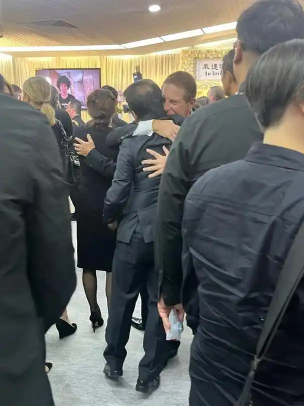 李玟自去世以来,其外籍富商老公乐裕民就备受外界争议,8月7日,乐裕民