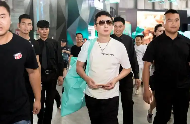 王思聪万达花30亿打造的"豪华"酒店,一般人真住不起