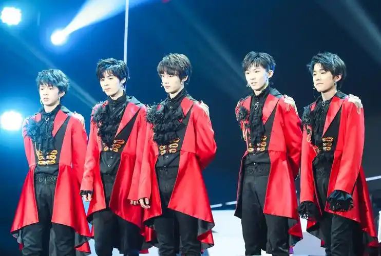 台风少年团北京演唱会活力开唱青春飞扬气氛热烈