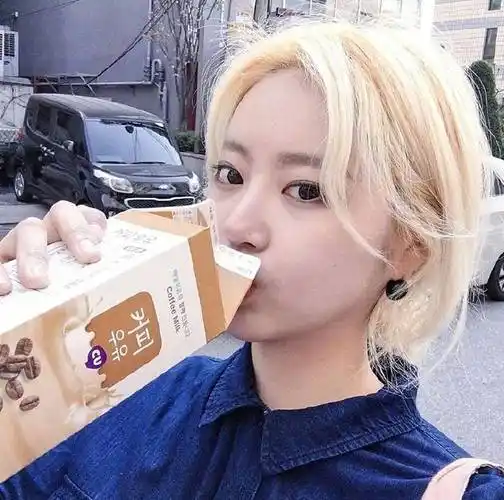 女人染黄头发到底是变美了还是变丑了大家怎么看