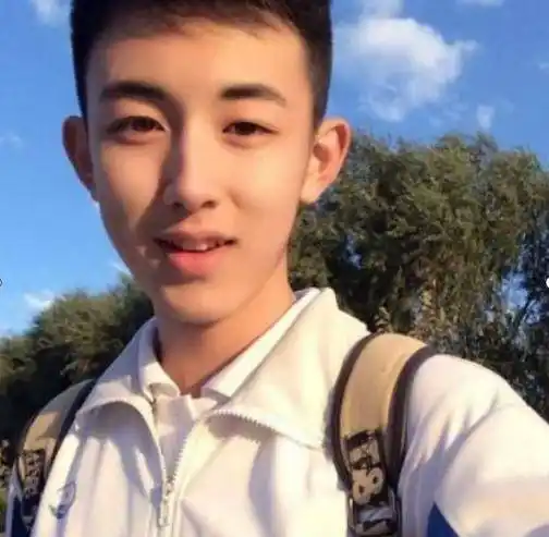 初中生发型标准出炉男生发型玉树临风女生却很难接受