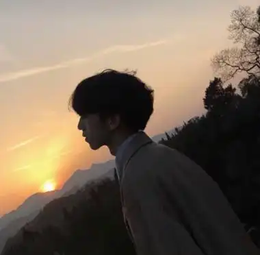 夕阳男头像"如果夕阳能想你这么美,那我宁愿永远守护着你,守护着我的