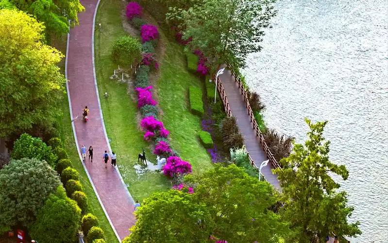 "南城"江安河生态滨河景观