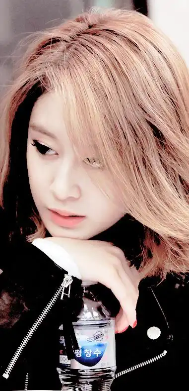 求这几张tara朴智妍高清原图