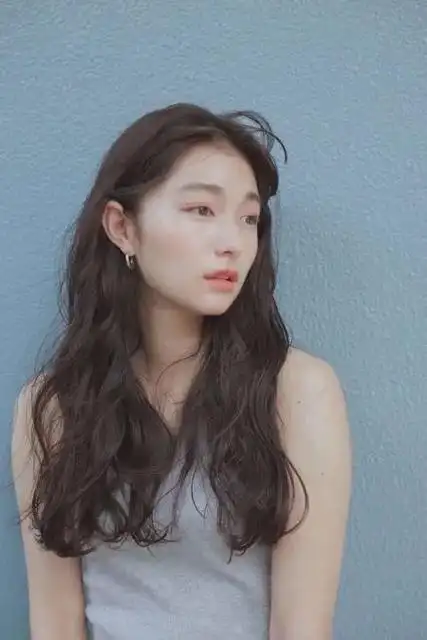 中长发女生一定要烫一次超级好看 - 抖音