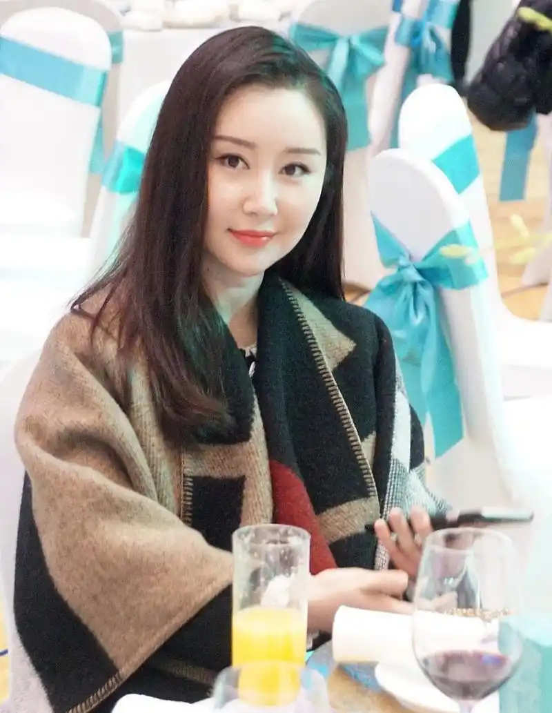 近日,知名女演员舒畅被员工实名举报,牵涉到偷税漏税和不发工资等问题