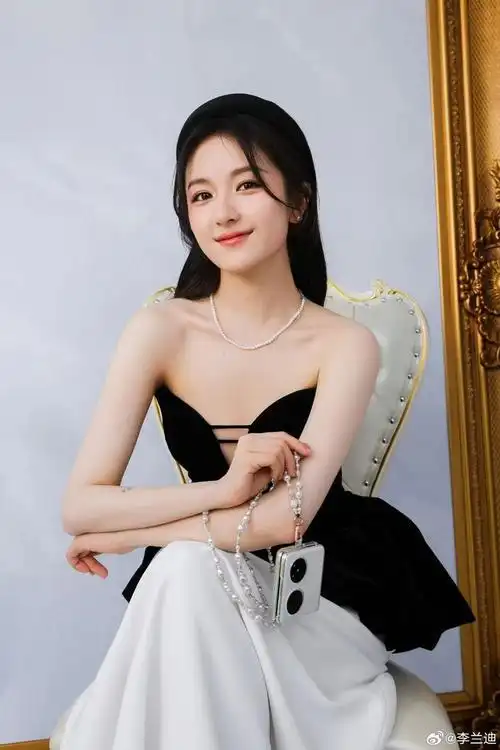 李兰迪新妆造的点"睛"之笔,真的有点东西!_腾讯新闻