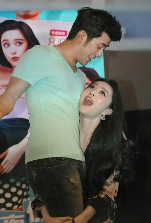 传李治廷范冰冰被逼婚 亲密合照显恩爱