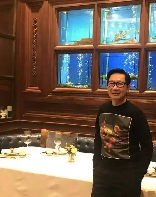 刘培基迎七十大寿冻龄似精神小伙,圈内仅一人出席,一生未婚无子