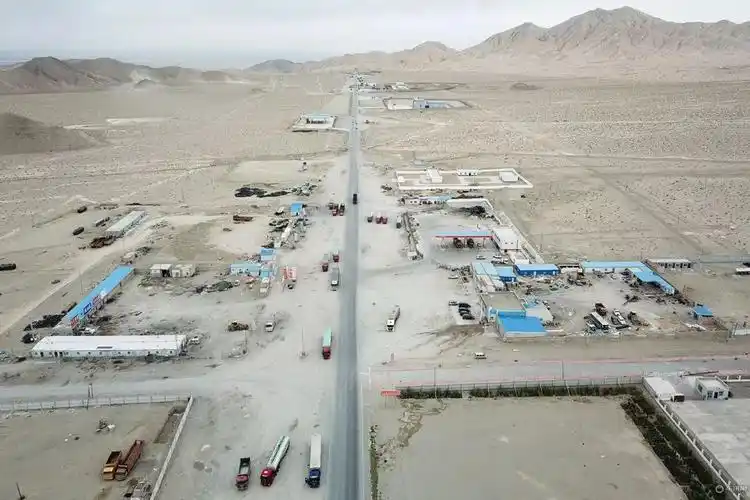 驾江西五十铃牧游侠 探阿尔金山无人区 享油画般的风光