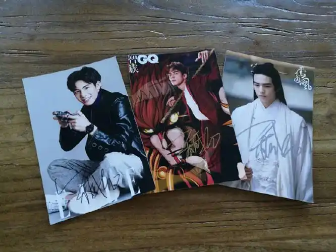 今天热门君给大家准备了一波福利:3张#宋威龙#的亲笔签名照!