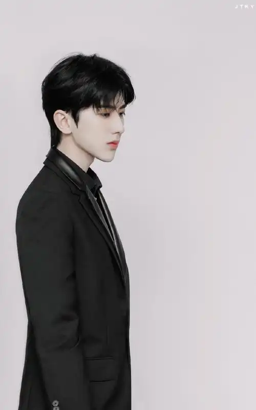 微博@绝甜葵野蔡徐坤