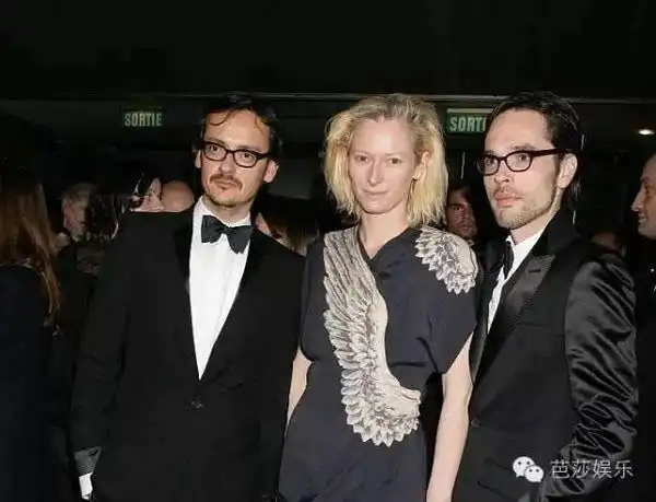 能剃光头演《奇异博士》,能和两个男友共处,原来这个放飞自我的女人