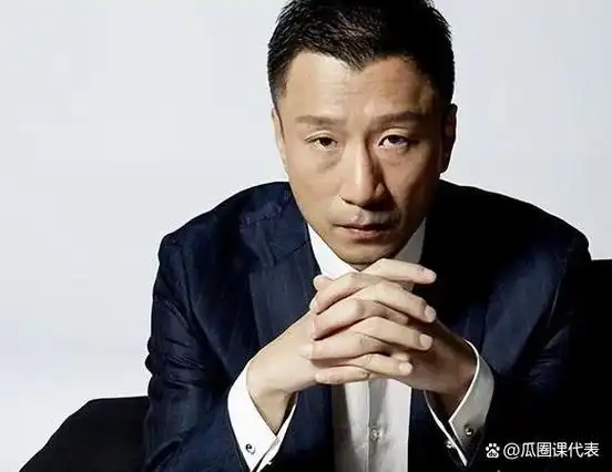 黄磊1971年10月17日出生于福建福州,中国大陆男演员,歌手,导演,制作人