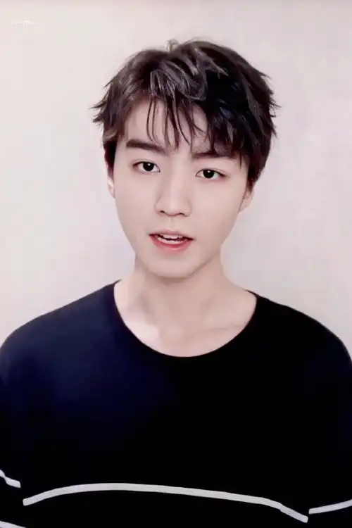 王俊凯士力架运动更有型