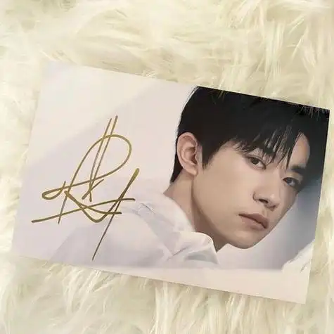 易烊千玺ins新签名的符号,易烊千玺签名设计