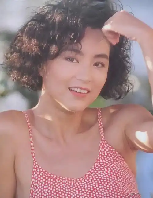 年轻的颜值,说她是超级美人,也不会有人反对#林青霞  #明星老照片