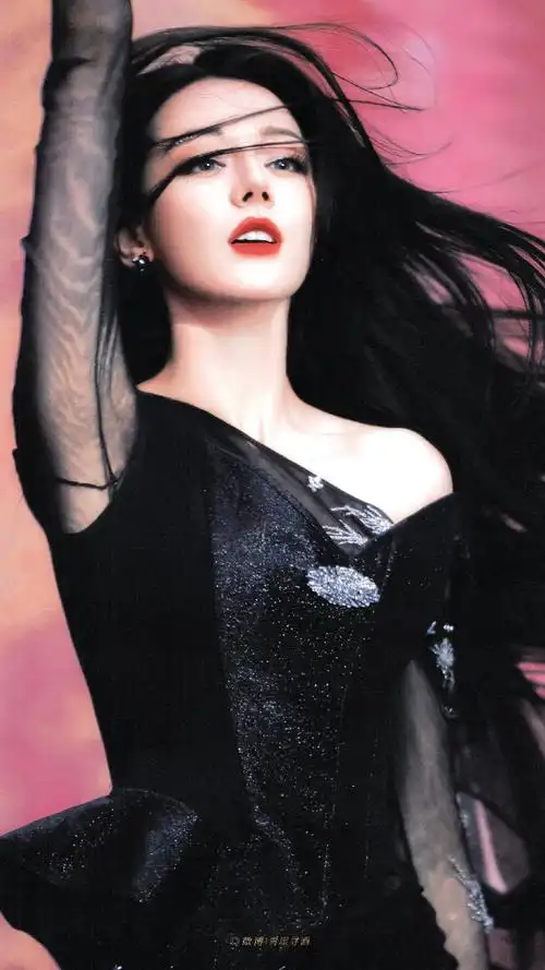 95im the top girl 迪丽热巴天生就适合戴皇冠!