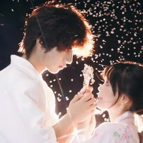 in真人恩爱唯美情头_情侣头像_我要个性网