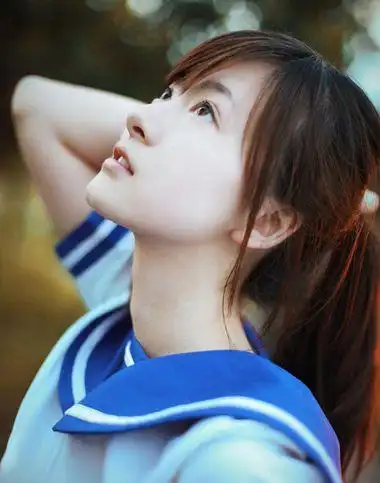 高中生怎样扎头发好看 高中生流行的扎头发方法