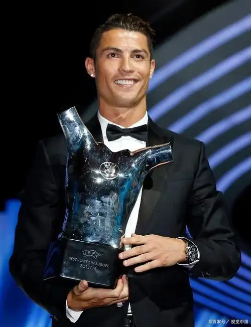 c罗,这位葡萄牙足球巨星,已经赢得了无数荣誉和奖项.