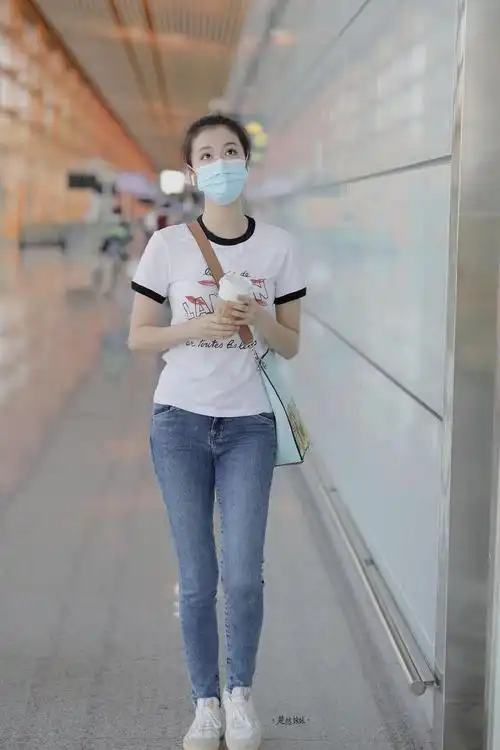 王楚然0828到达北京机场