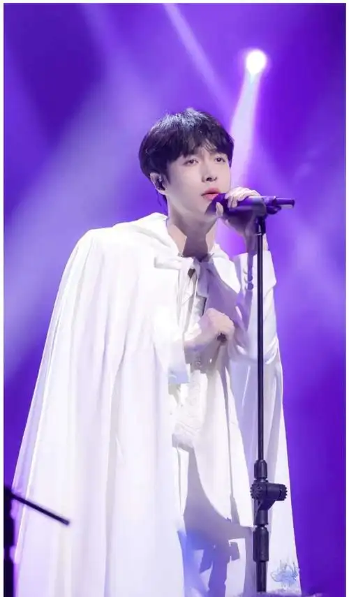 张艺兴30岁了生日快乐