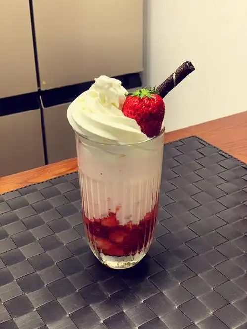 上古的云做的草莓酸奶酪酪