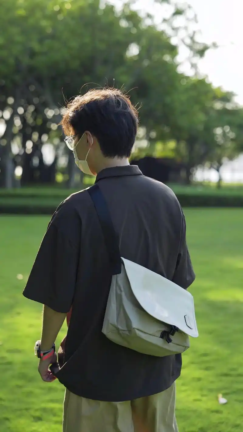 森系男生出门必备的包包.