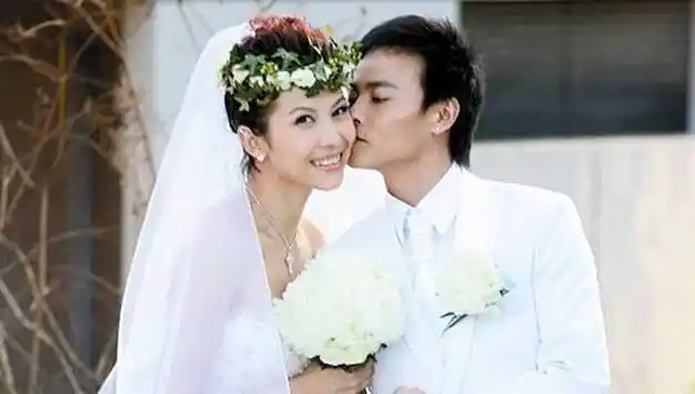 大家都知道蔡少芬可以说是一个晒夫狂魔了,每次上节目说到老公都像个