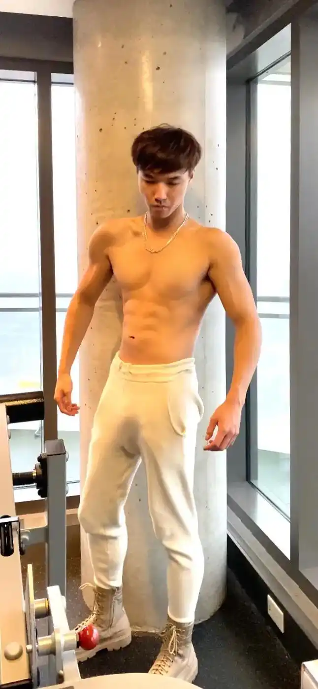 你流下的汗水,都会变成他们羡慕的口水  #腹肌 #肌肉男养成 - 抖音