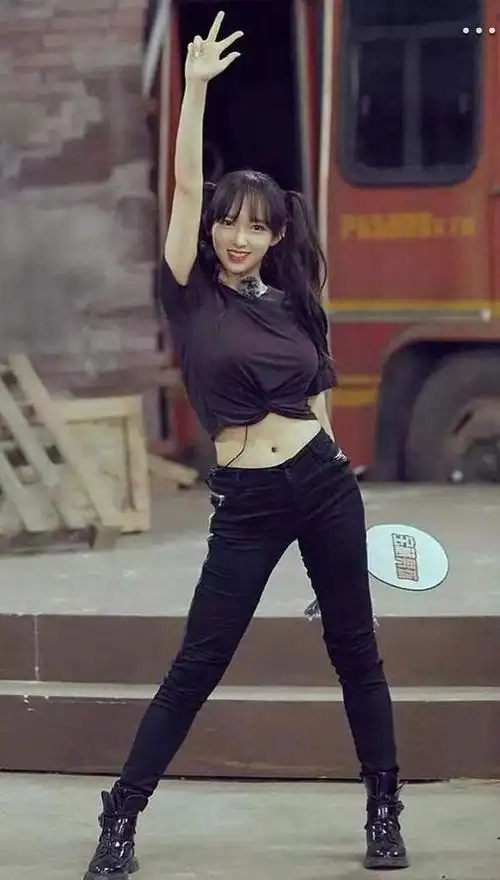 程潇身高体重多少?程潇为什么叫奶潇?