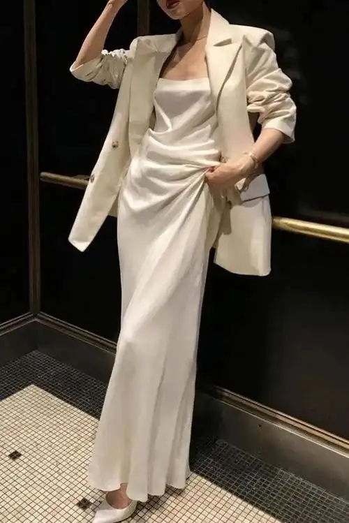 西装白色最好看