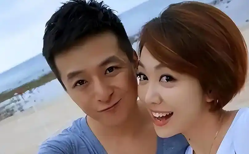 在接触姜妍以前,朱雨辰之前也有过几段恋情,可在母亲的苛刻要求下均