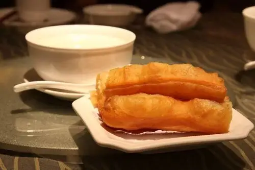 吃喝玩乐大徐州包子辣汤油条大徐州晚上还能吃早餐转发关注还免费