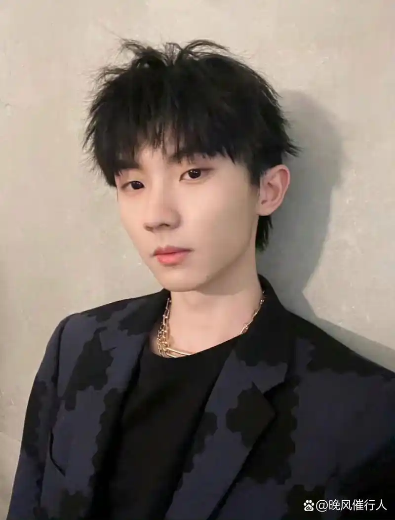 马嘉祺自拍照99太米了 马哥绝帅自拍照,可以自印