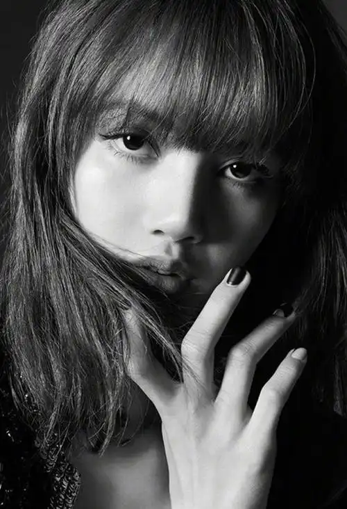 lisa美飒性感写真,黑白画风,尽显高级质感