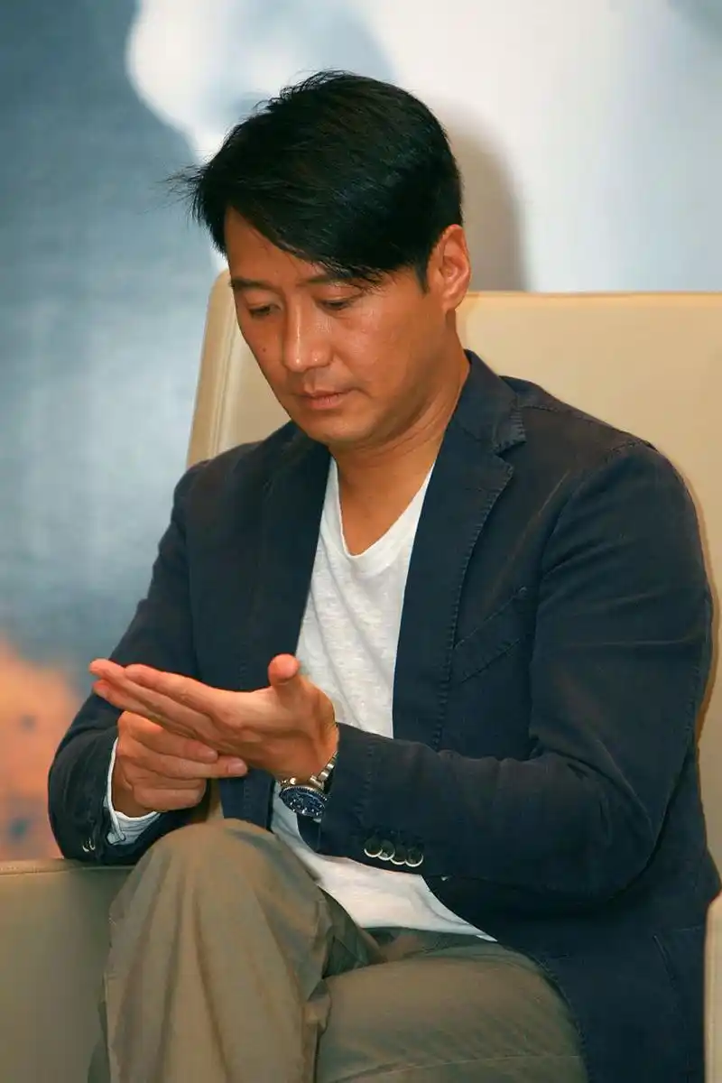 金星问黎明:"你们的分手,是不是外界的原因造成的?