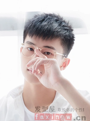 校园男生寸头发型爱到根本停不下来