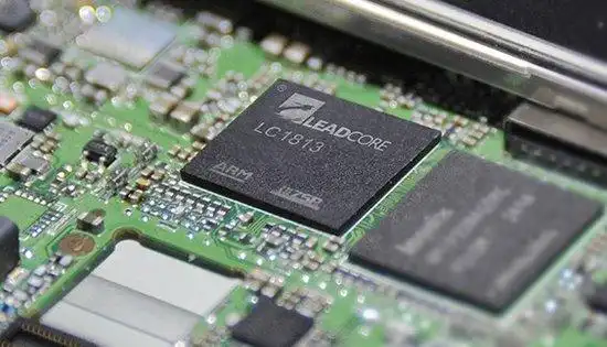 手机芯片竞争升温:四核智能机跌破1000元