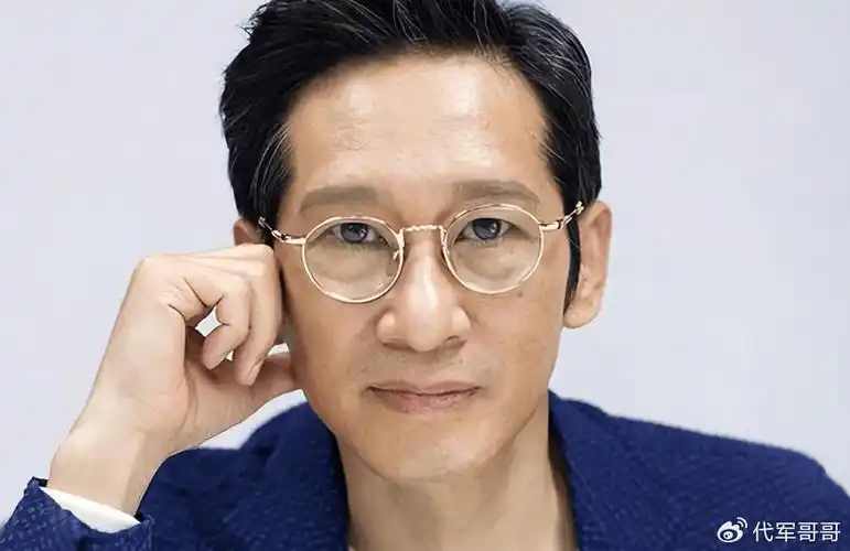 王劲松的"狂妄",恰恰反映出了整个娱乐圈的"悲哀"