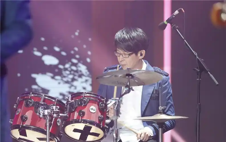 《天天向上》嗨成演唱会 五月天金曲串烧引泪奔!