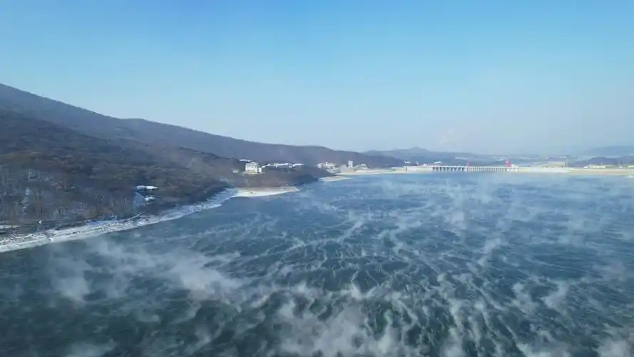 寒冬时节 航拍吉林松花湖松花江松水不冻及雾凇景观#2022一起跨个好年