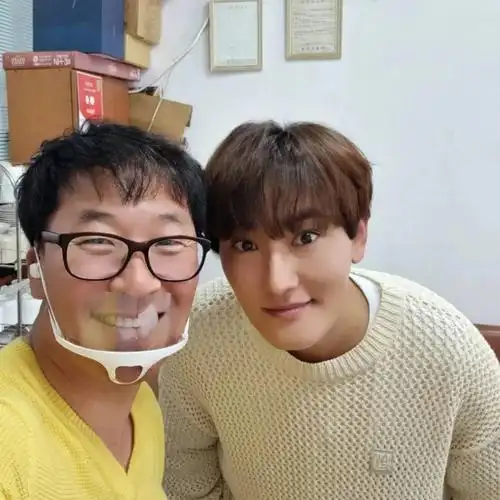 安七炫拍摄节目路透