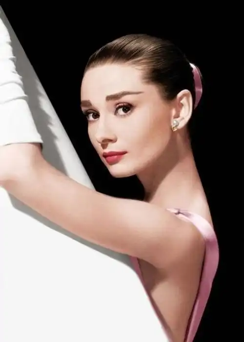 奥黛丽·赫本(audrey hepburn)赫本斜视角侧脸摄影